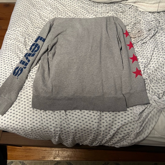 Levi’s pullover hoodie - Picture 2 of 3